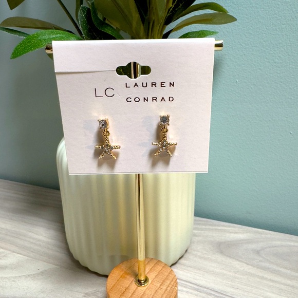 Lauren Conrad Gold Starfish Earrings - Picture 3 of 7